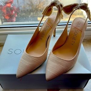 New with Box Sole Society Sling back pointed heel